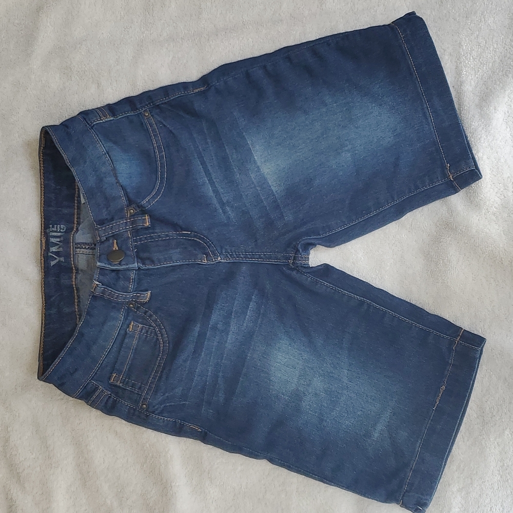 Size: 10 YMI girl shorts